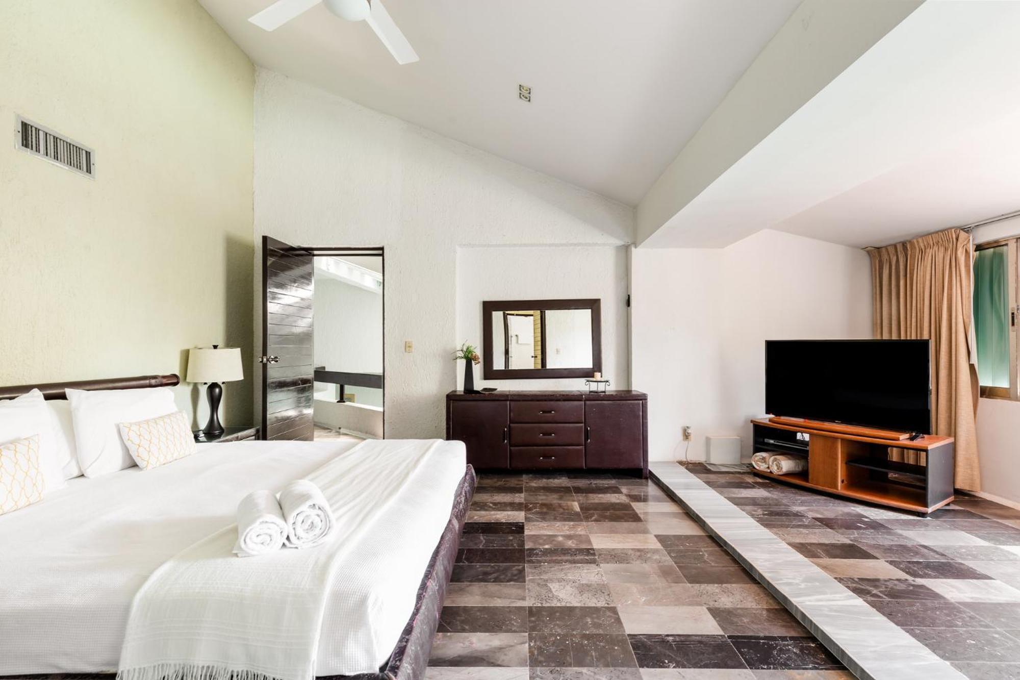 Large House - Walking To Beach - 10 Guests! Cancún Exteriör bild